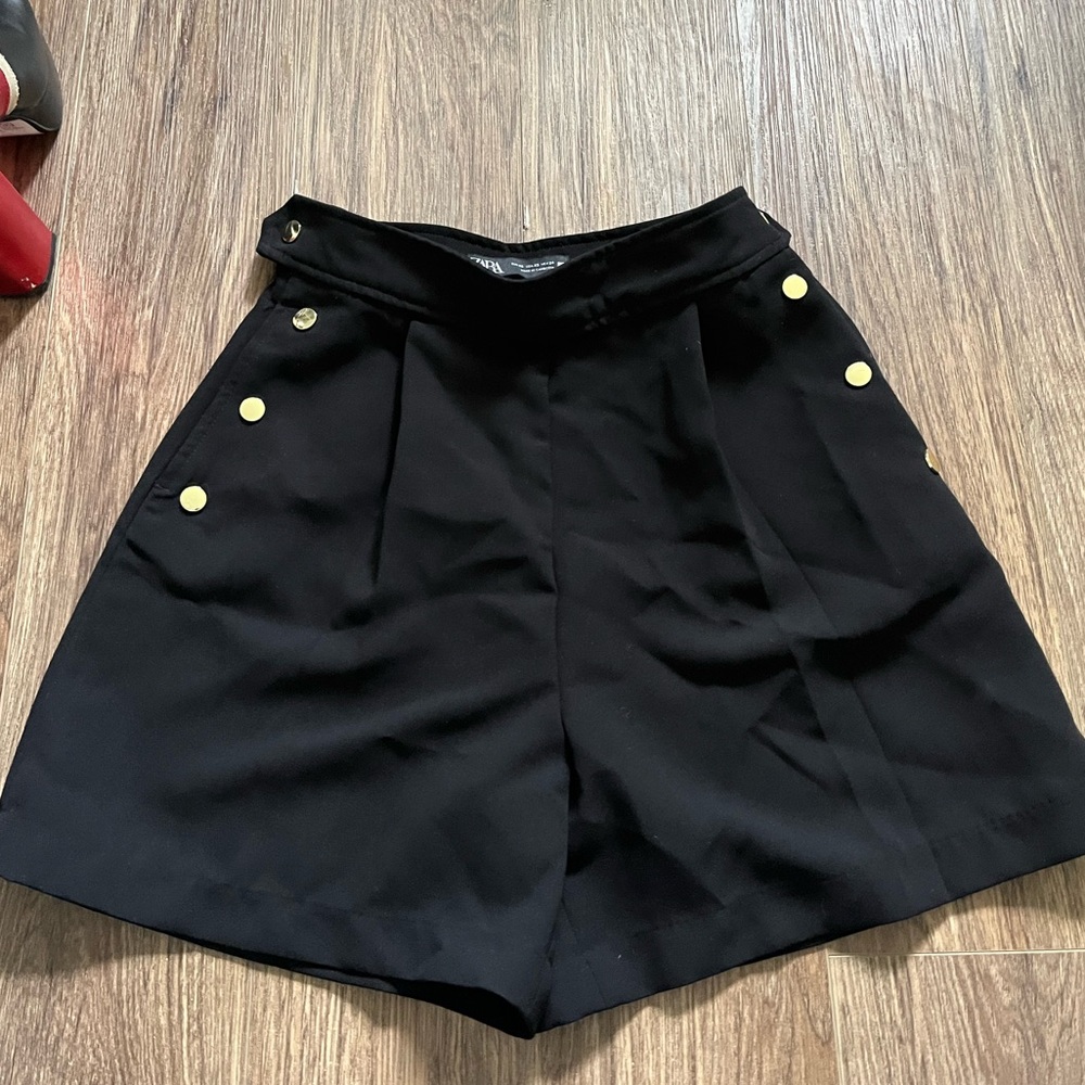 Zara black highwaisted short